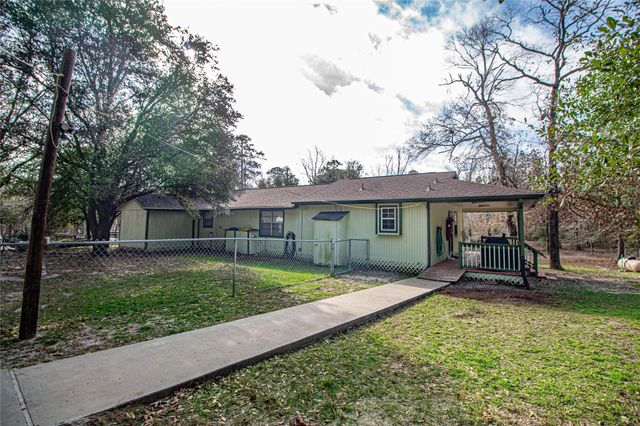 208 Gardenia Street, Onalaska, TX 77360