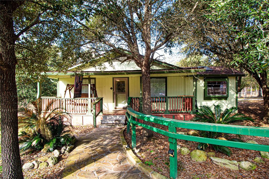 208 Gardenia Street, Onalaska, TX 77360