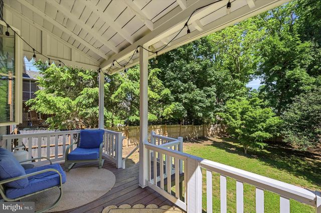 316 E WASHINGTON ST, Charles Town, WV 25414