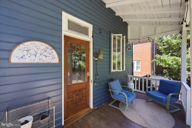 316 E WASHINGTON ST, Charles Town, WV 25414