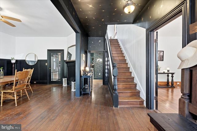 316 E WASHINGTON ST, Charles Town, WV 25414