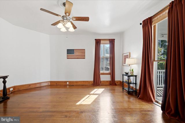 316 E WASHINGTON ST, Charles Town, WV 25414