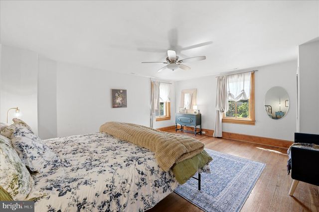 316 E WASHINGTON ST, Charles Town, WV 25414