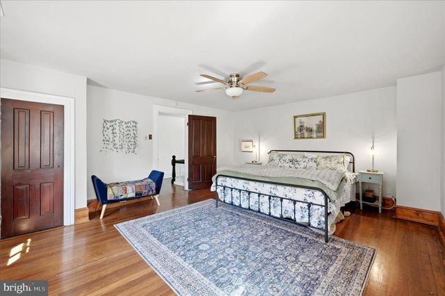 316 E WASHINGTON ST, Charles Town, WV 25414