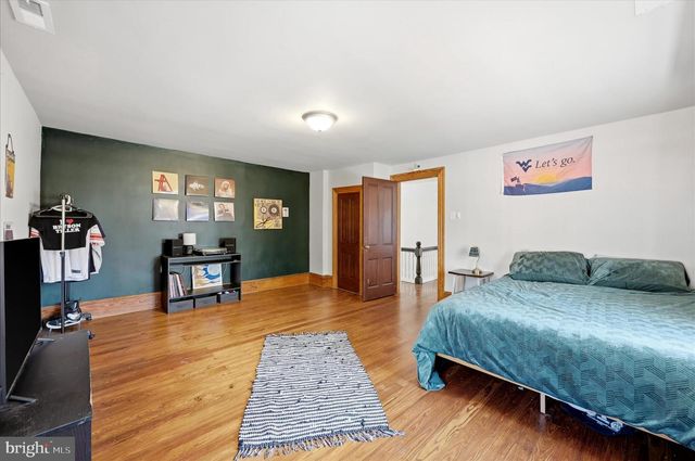 316 E WASHINGTON ST, Charles Town, WV 25414