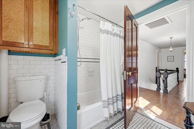 316 E WASHINGTON ST, Charles Town, WV 25414