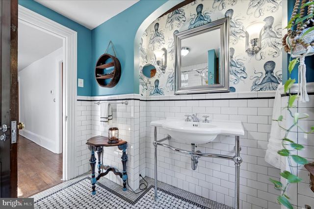 316 E WASHINGTON ST, Charles Town, WV 25414