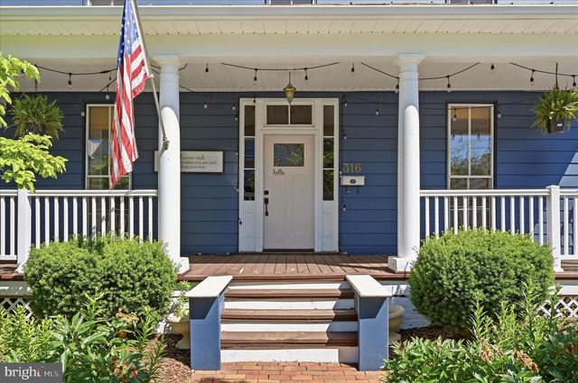 316 E WASHINGTON ST, Charles Town, WV 25414