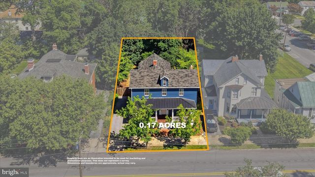 316 E WASHINGTON ST, Charles Town, WV 25414