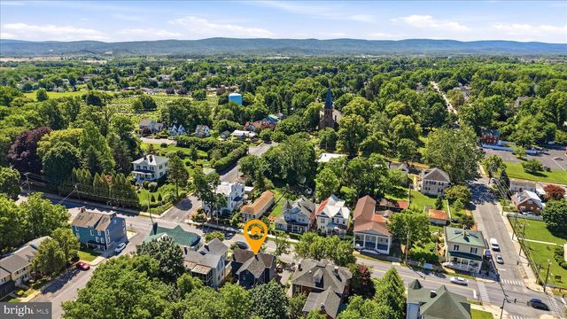 316 E WASHINGTON ST, Charles Town, WV 25414