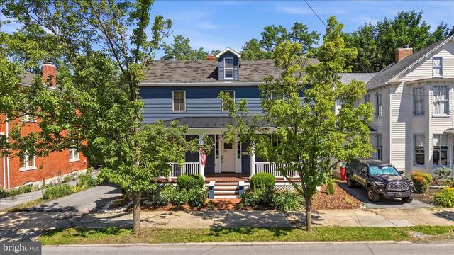 316 E WASHINGTON ST, Charles Town, WV 25414