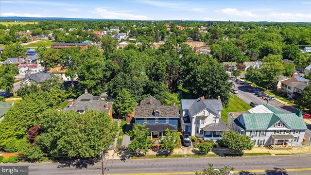 316 E WASHINGTON ST, Charles Town, WV 25414