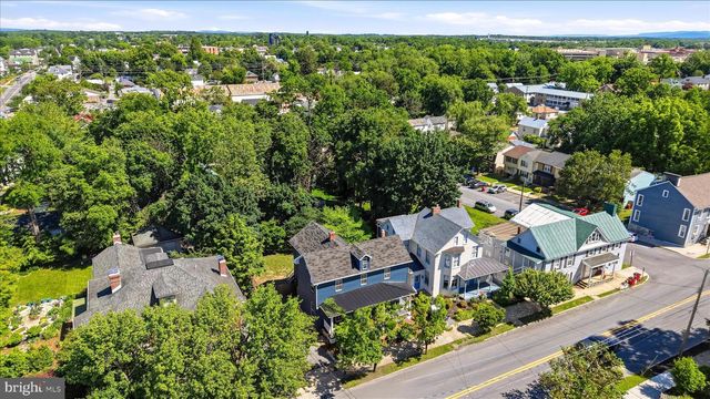 316 E WASHINGTON ST, Charles Town, WV 25414