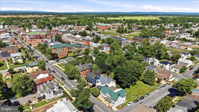 316 E WASHINGTON ST, Charles Town, WV 25414
