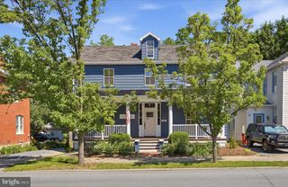 316 E WASHINGTON ST, Charles Town, WV 25414