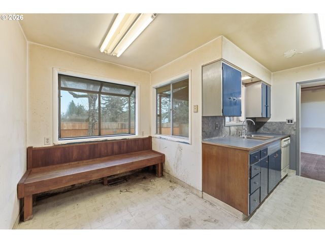 64 Nw FLORENCE Ave, Gresham, OR 97030