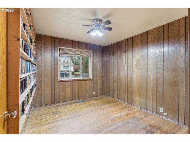 64 Nw FLORENCE Ave, Gresham, OR 97030