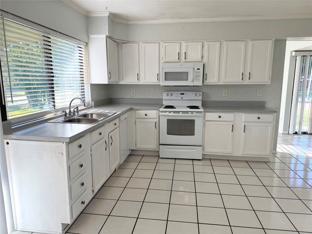 4702 Spanish Trail, Grand Prairie, TX 75052