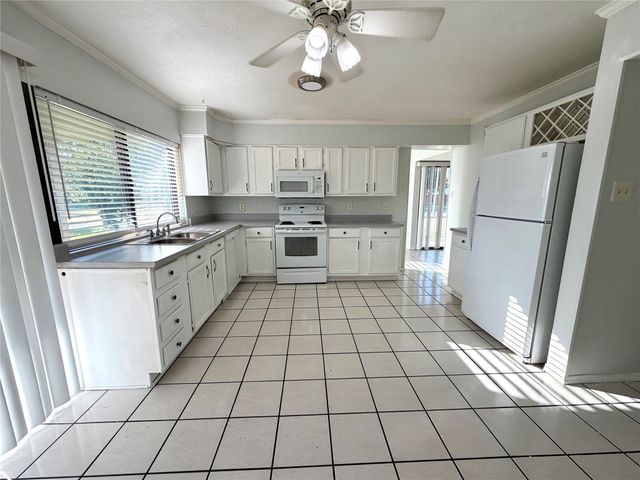 4702 Spanish Trail, Grand Prairie, TX 75052