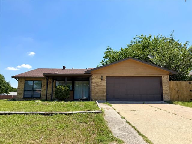 4702 Spanish Trail, Grand Prairie, TX 75052