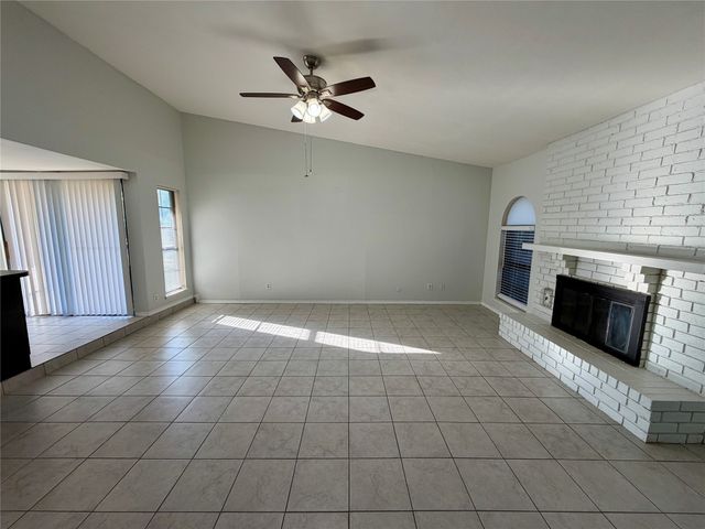 4702 Spanish Trail, Grand Prairie, TX 75052
