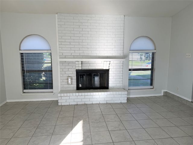 4702 Spanish Trail, Grand Prairie, TX 75052