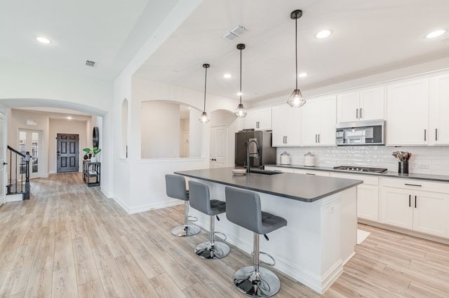 1517 Sawyer Drive, Aubrey, TX 76227