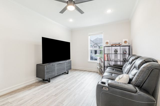 1517 Sawyer Drive, Aubrey, TX 76227