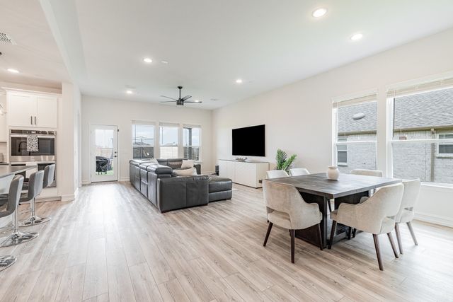 1517 Sawyer Drive, Aubrey, TX 76227