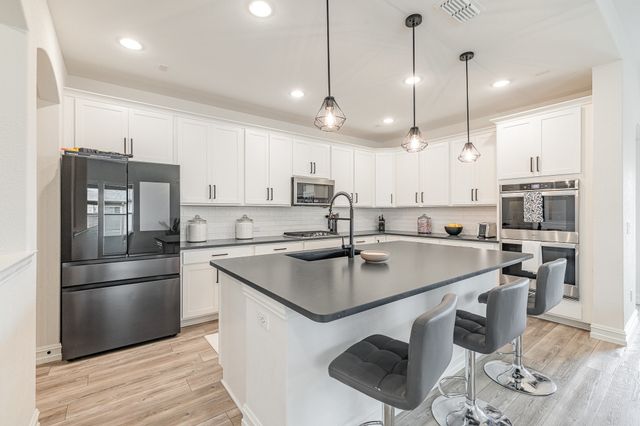 1517 Sawyer Drive, Aubrey, TX 76227