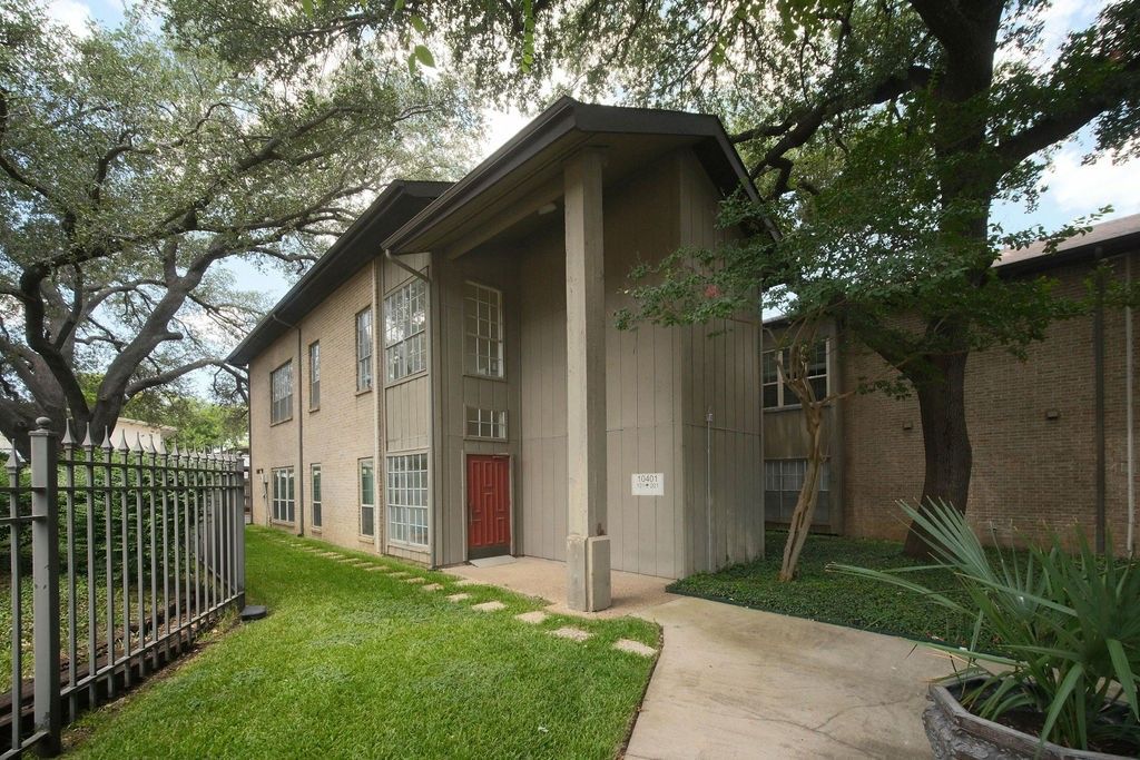 10401 High Hollows Drive 201, Dallas, TX 75230