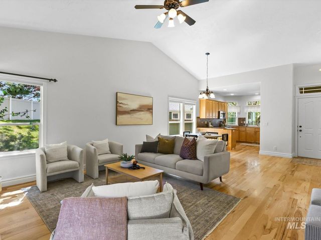 5168 N Dove Ridge Pl, Meridian, ID 83646