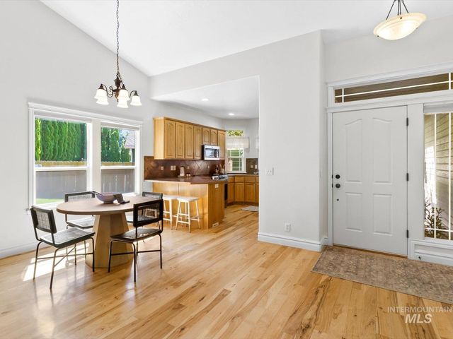 5168 N Dove Ridge Pl, Meridian, ID 83646