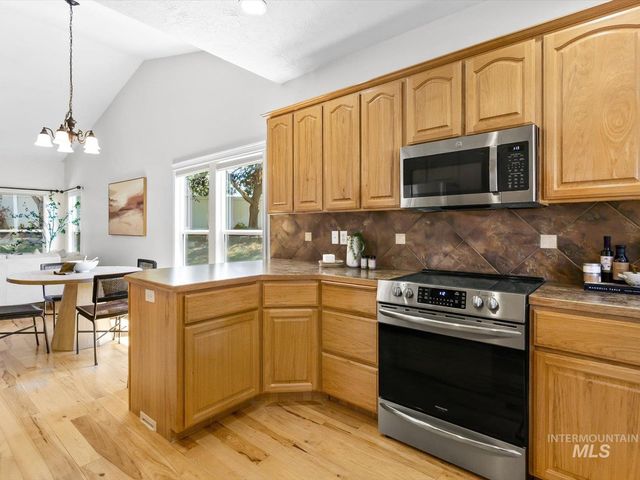 5168 N Dove Ridge Pl, Meridian, ID 83646