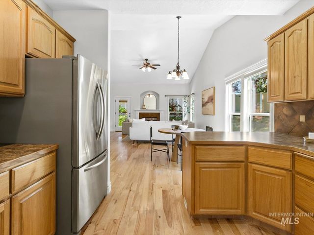 5168 N Dove Ridge Pl, Meridian, ID 83646