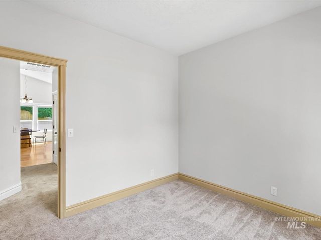 5168 N Dove Ridge Pl, Meridian, ID 83646