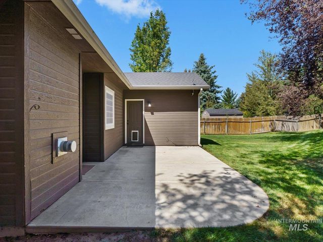 5168 N Dove Ridge Pl, Meridian, ID 83646