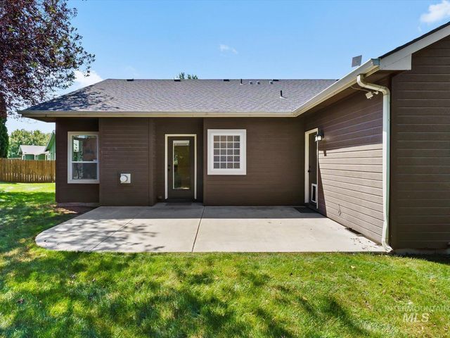 5168 N Dove Ridge Pl, Meridian, ID 83646