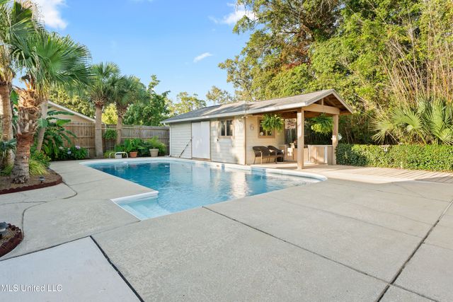 110 Driftwood Drive, Long Beach, MS 39560