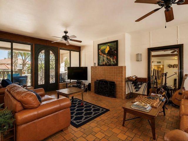 4929 N RIVER SHORE DRIVE A, Tampa, FL 33603