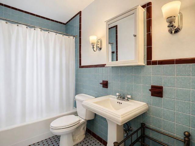 4929 N RIVER SHORE DRIVE A, Tampa, FL 33603