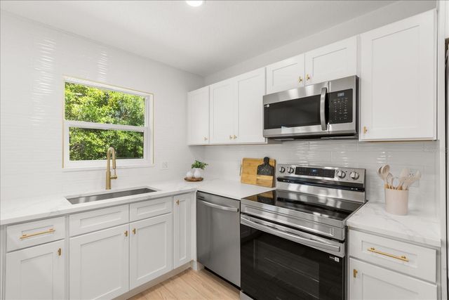 2203 ORANGE STREET, Deland, FL 32724