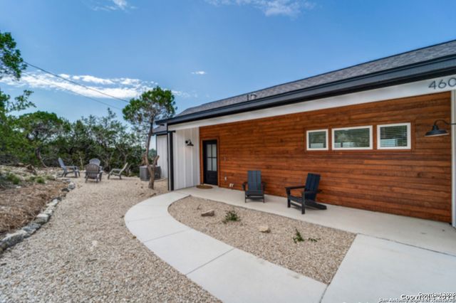 460 Stenen Dr., Canyon Lake, TX 78133