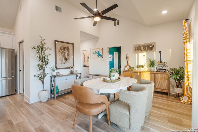 460 Stenen Dr., Canyon Lake, TX 78133