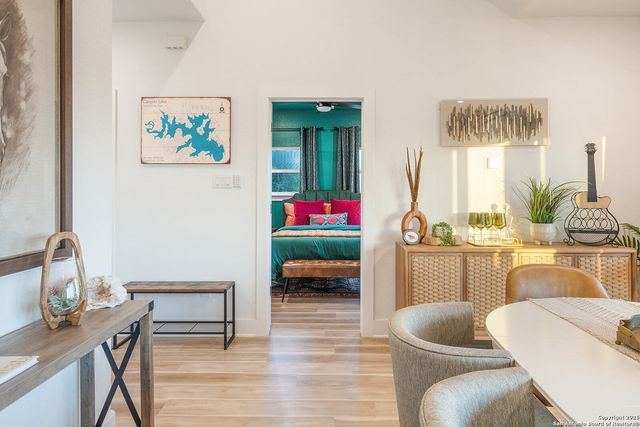 460 Stenen Dr., Canyon Lake, TX 78133