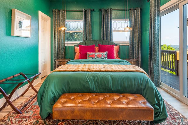 460 Stenen Dr., Canyon Lake, TX 78133