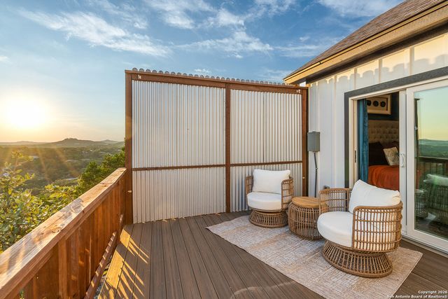 460 Stenen Dr., Canyon Lake, TX 78133