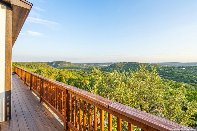 460 Stenen Dr., Canyon Lake, TX 78133