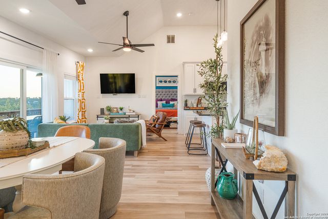 460 Stenen Dr., Canyon Lake, TX 78133