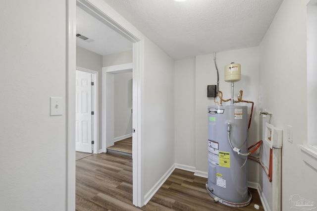 8140 House St, Pensacola, FL 32534